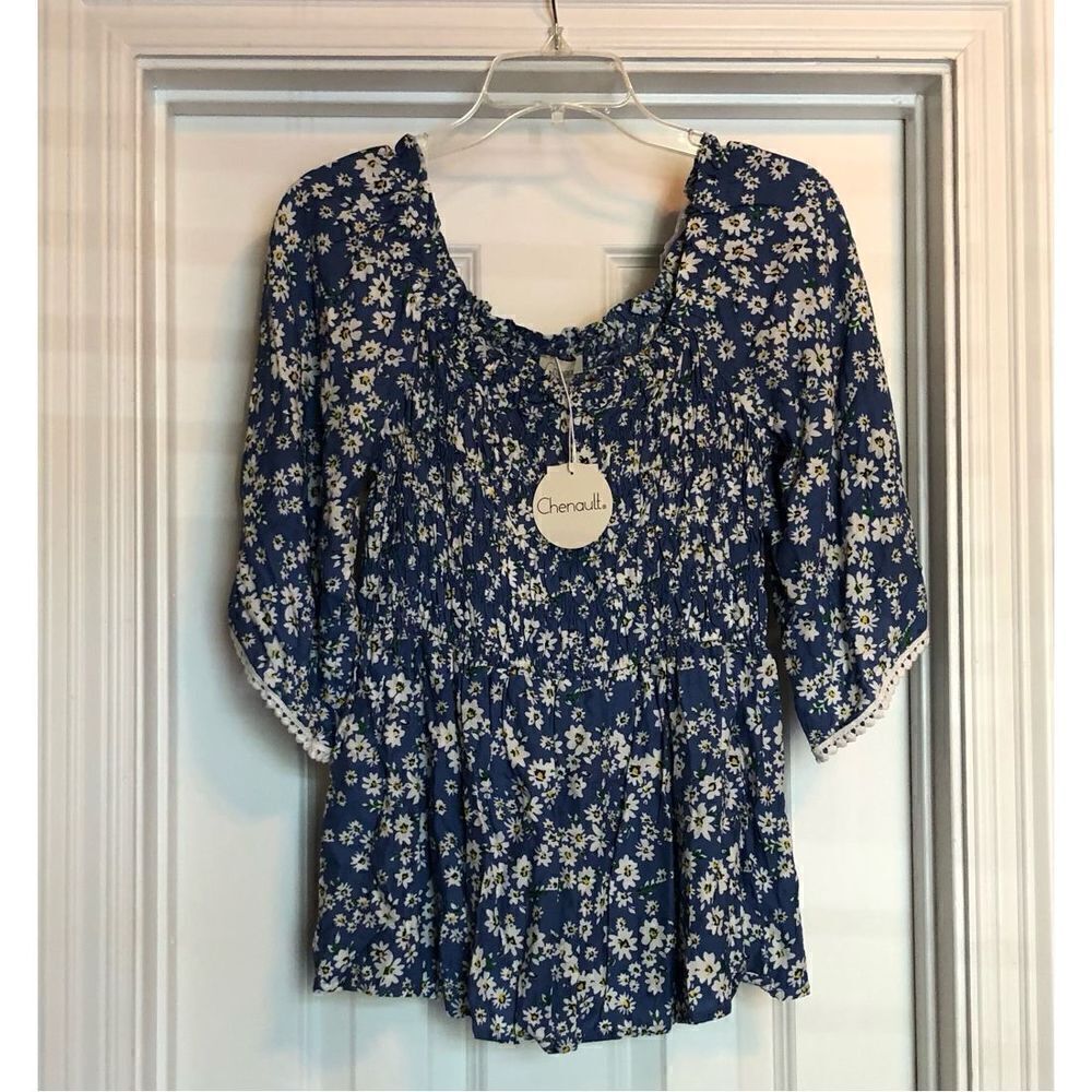 CHENAULT - L Sz M - Blue Floral Smocked Blouse in Blue Ditsey 100% Rayon. NWT!